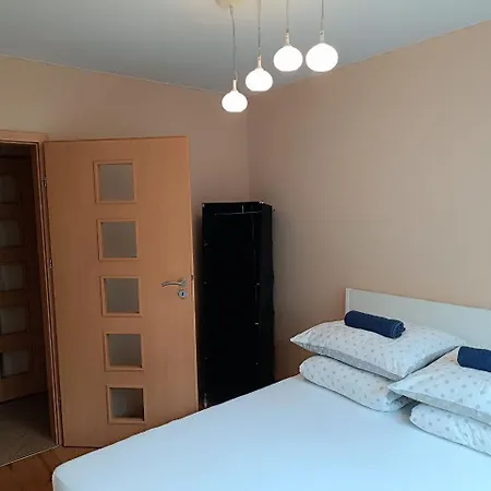 شقة Big - 60m2 - 3 Beds - Lift - Balcony - Parking - 6 People