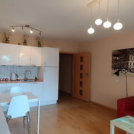 شقة Big - 60m2 - 3 Beds - Lift - Balcony - Parking - 6 People