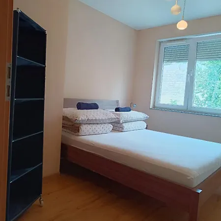 Big - 60m2 - 3 Beds - Lift - Balcony - Parking - 6 People شقة *