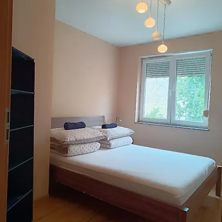 Big - 60m2 - 3 Beds - Lift - Balcony - Parking - 6 People