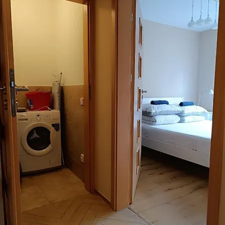 Big - 60m2 - 3 Beds - Lift - Balcony - Parking - 6 People *