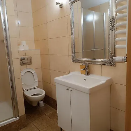 Big - 60m2 - 3 Beds - Lift - Balcony - Parking - 6 People فروتسواف